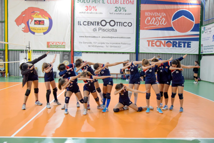 U16F | JM English Leoni: rimonta da primo posto